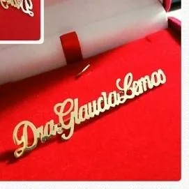 Broche Personalizado em Banho de Ouro